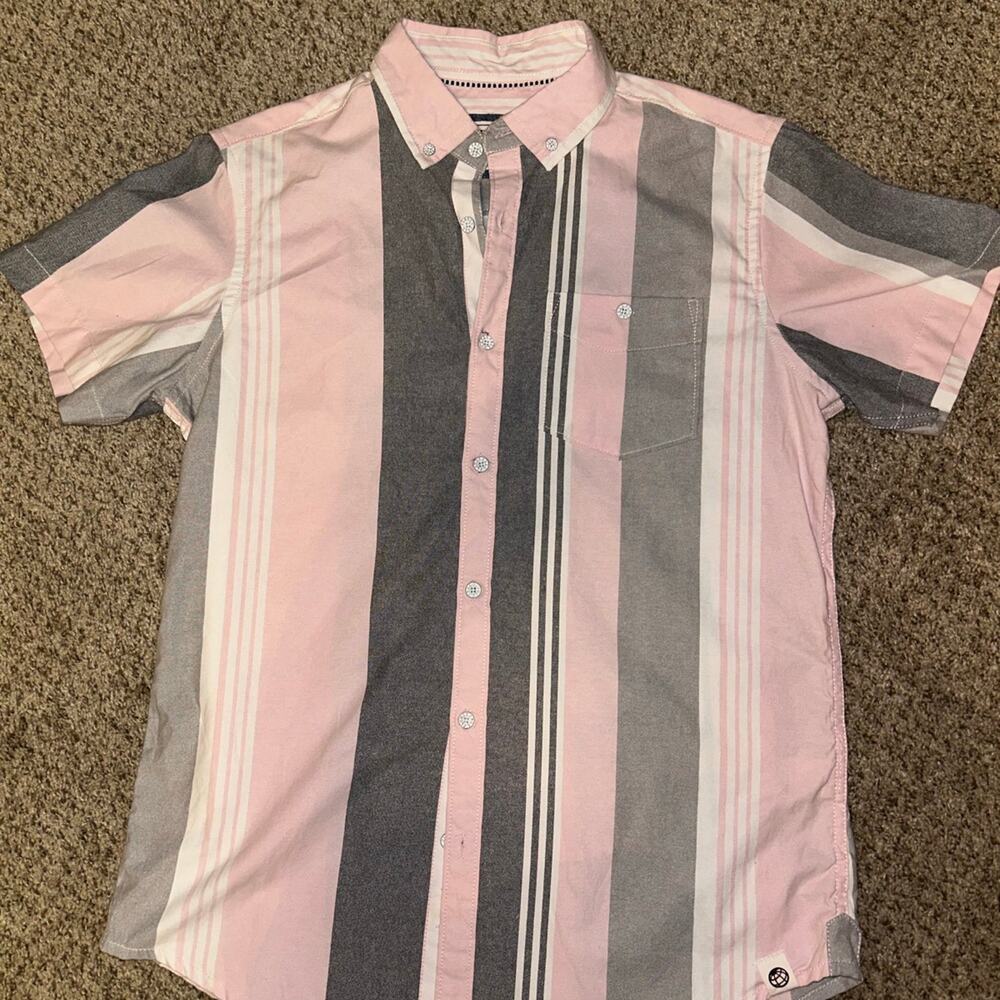 Free Planet Shirt Men’s Size Medium